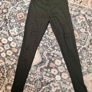 NWOT! Dibaolong Women's Black High Waisted Ripped Leggings. Size M